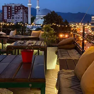  Hostal Tarabosh Albania
